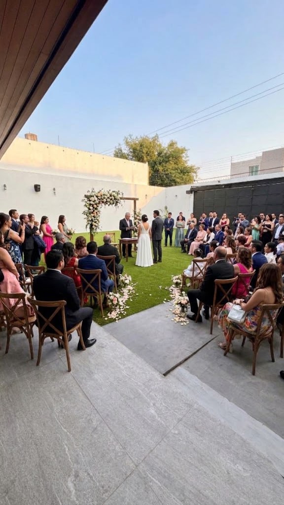 Ceremonia de boda en el jardín de D’ Carlo Terraza